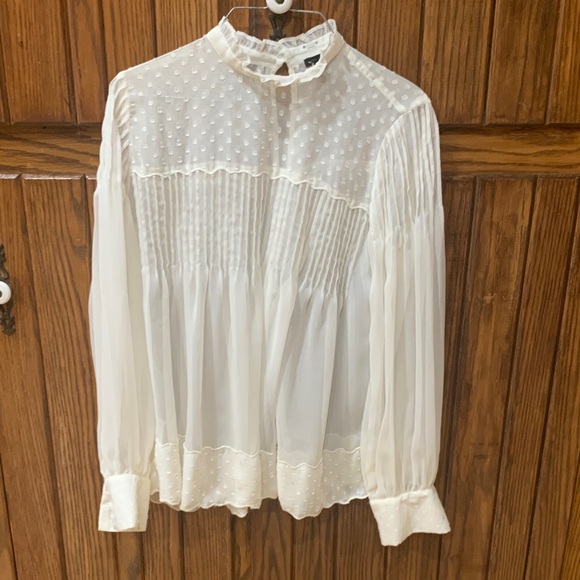 Ann Taylor Tops - Ann Taylor white women’s long sleeve 
Blouse Size XS